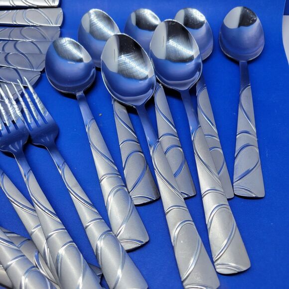 Cambridge Conquest Stainless Flatware 33 Assorted Pieces - Picture 3 of 7